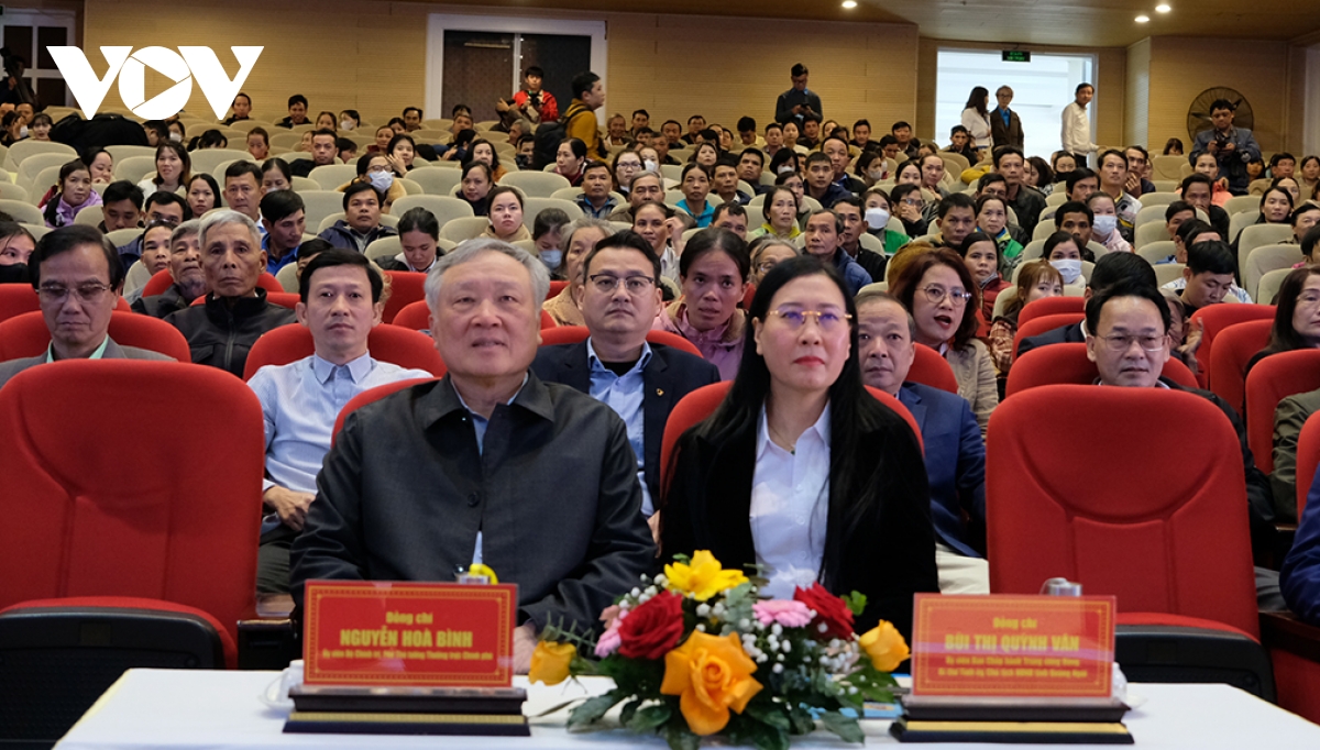 ptt nguyễn hòa bình dự chương trình tết sum vầy- xuân ơn Đảng tại quảng ngãi hình ảnh 5 ptt nguyen hoa binh du chuong trinh tet sum vay- xuan on Dang tai quang ngai hinh anh 5