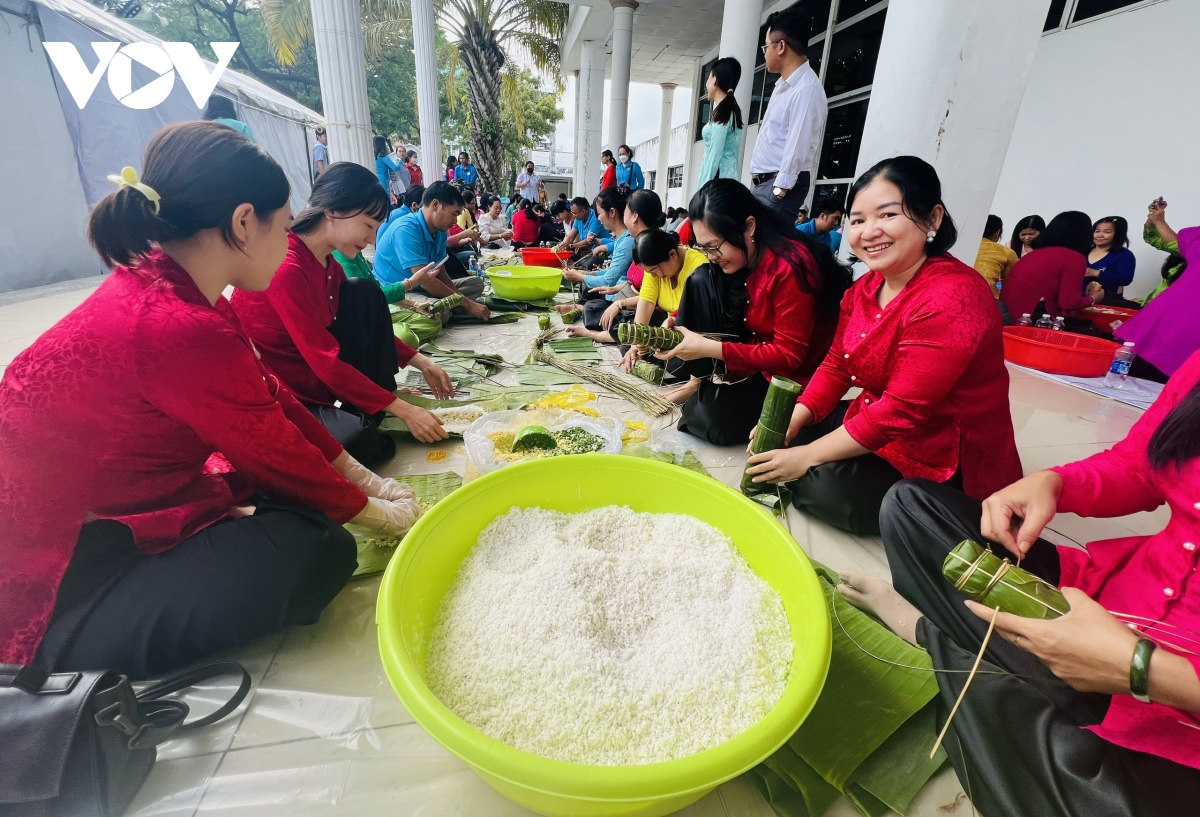 cần thơ tổ chức chợ tết công đoàn, chia sẻ với công nhân khó khăn hình ảnh 8 can tho to chuc cho tet cong doan, chia se voi cong nhan kho khan hinh anh 8