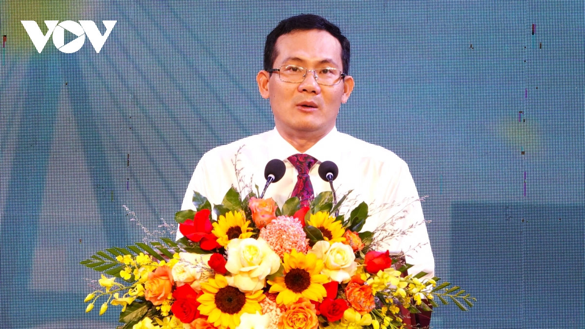 rộn ràng liên hoan ca nhạc, ca cổ, tiểu phẩm xuân tp. cần thơ lần thứ xv 2025 hình ảnh 3 ron rang lien hoan ca nhac, ca co, tieu pham xuan tp. can tho lan thu xv 2025 hinh anh 3