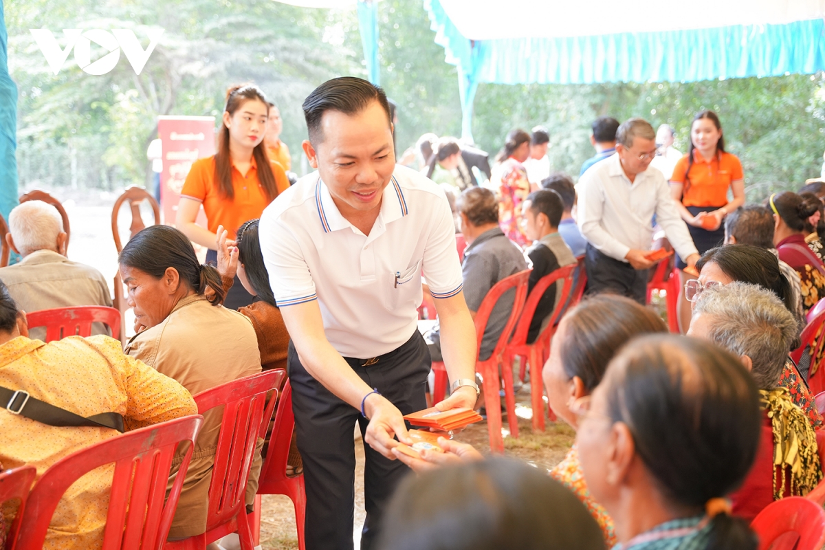 xuân về bên cộng đồng bà con người việt ở vùng Đông nam campuchia hình ảnh 4 xuan ve ben cong dong ba con nguoi viet o vung Dong nam campuchia hinh anh 4