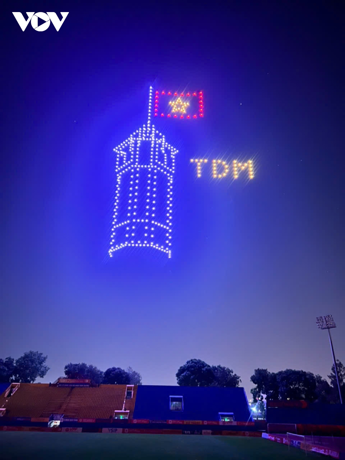 chiem nguong man trinh dien anh sang drone light tai tp. thu dau mot hinh anh 5