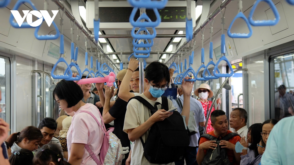 metro so 1 tang tau phuc vu nhu cau nguoi dan du xuan hinh anh 1