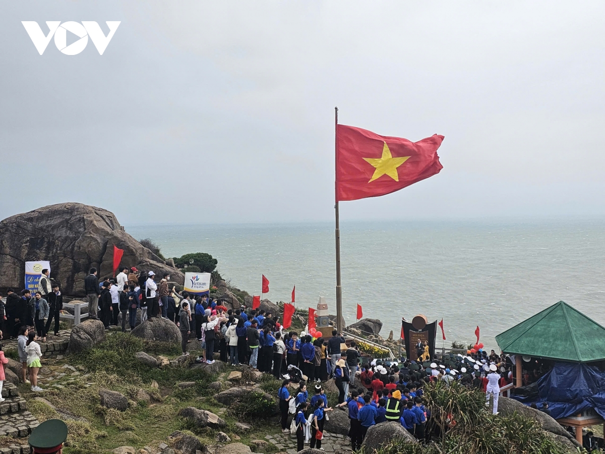 thieng lieng le chao co dau nam moi tai mui Dien phu yen hinh anh 3