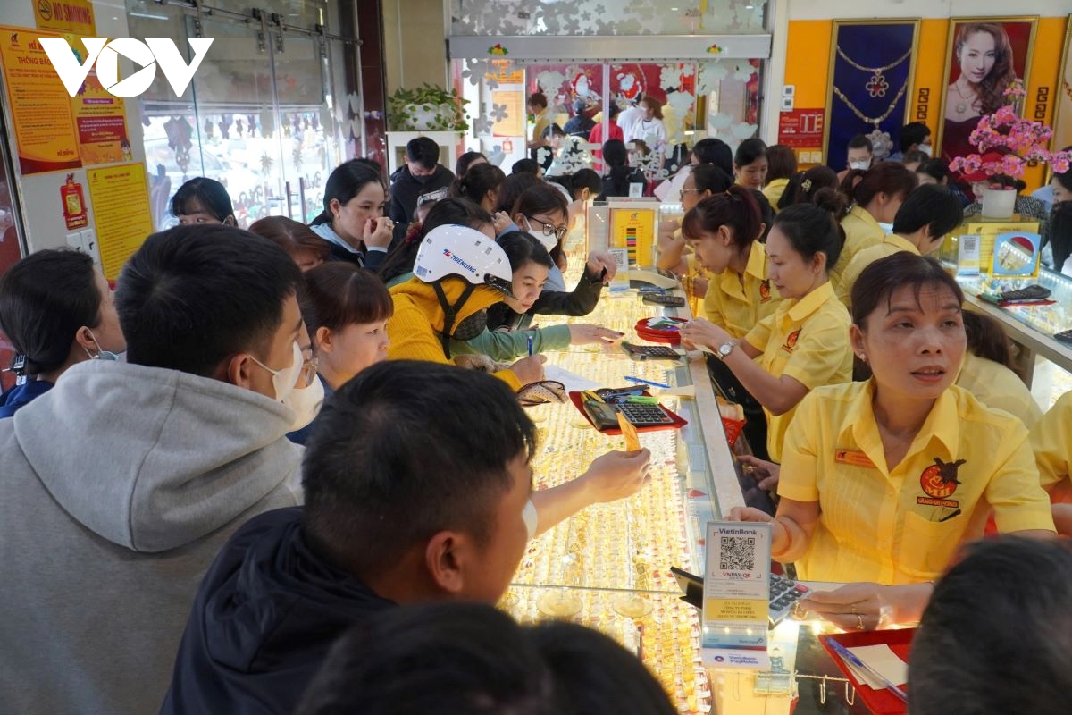 vàng nhảy múa dịp vía thần tài nên mua cầu may hay chốt lời hình ảnh 1 vang nhay mua dip via than tai nen mua cau may hay chot loi hinh anh 1