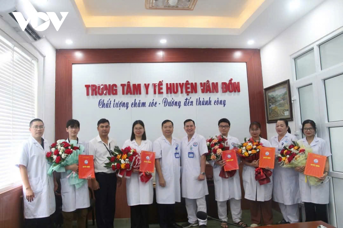 chính sách vàng thu hút nhân lực ngành y tế quảng ninh hình ảnh 1 chinh sach vang thu hut nhan luc nganh y te quang ninh hinh anh 1