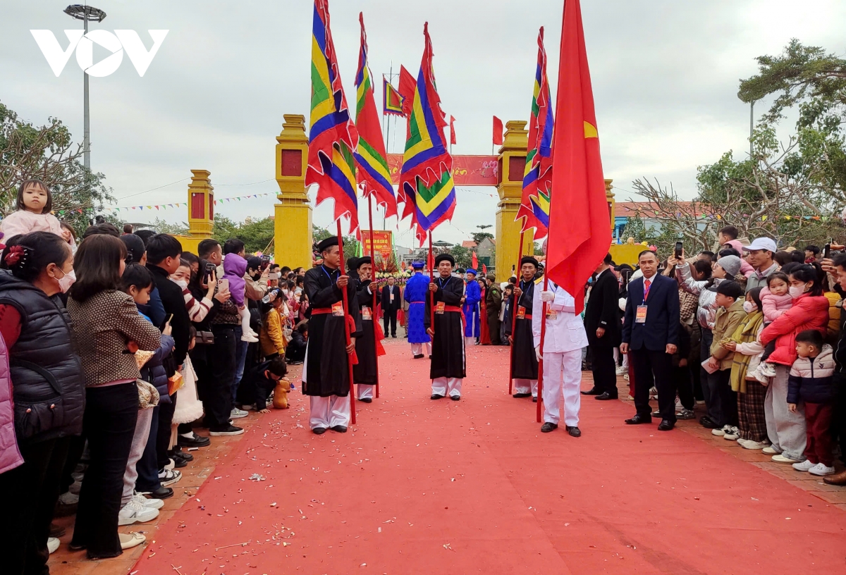 le hoi tien cong net van hoa doc dao cua vung dao ha nam quang ninh hinh anh 2