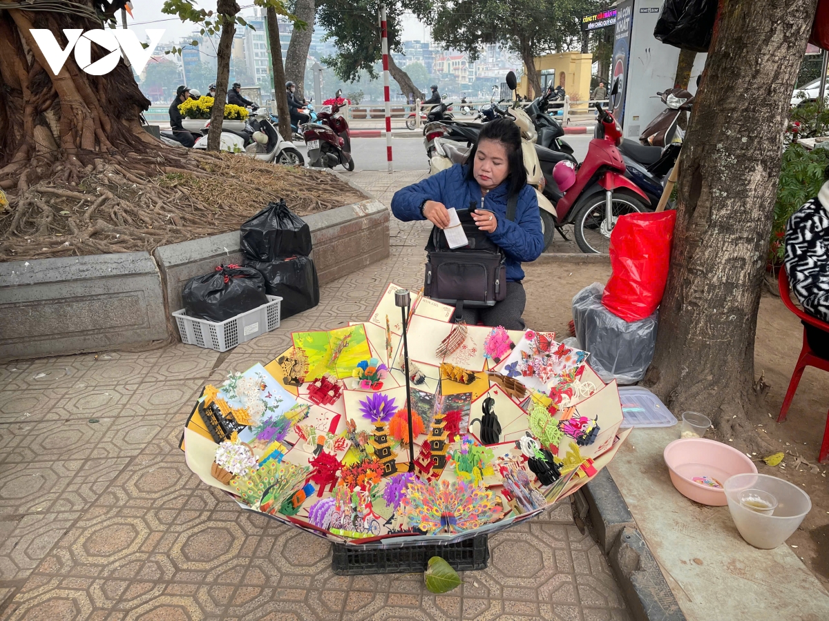 tap nap nguoi di le dip ram thang gieng, e am do phong sinh hinh anh 10