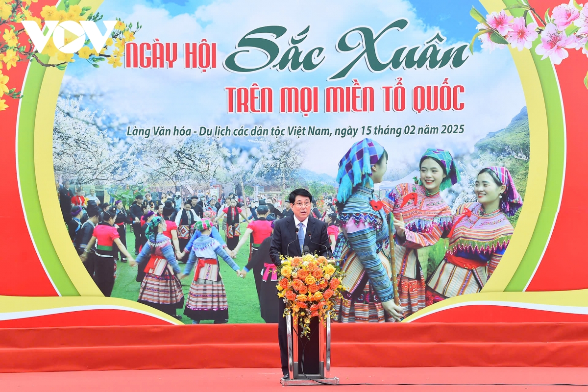 chu tich nuoc luong cuong du ngay hoi sac xuan tren moi mien to quoc hinh anh 3