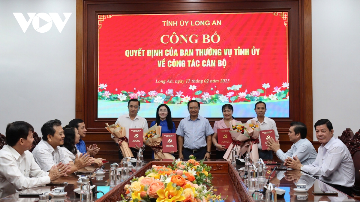 ban thuong vu tinh uy long an cong bo nhieu quyet dinh nhan su hinh anh 1