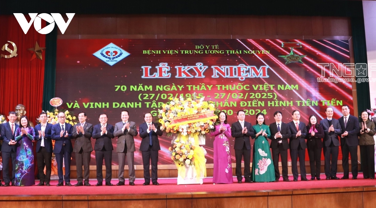 Phó Chủ tịch nước dự kỷ niệm Ngày Thầy thuốc tại Thái Nguyên