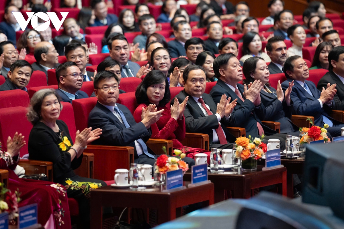 chu tich quoc hoi du le ky niem 70 nam ngay thay thuoc viet nam hinh anh 2