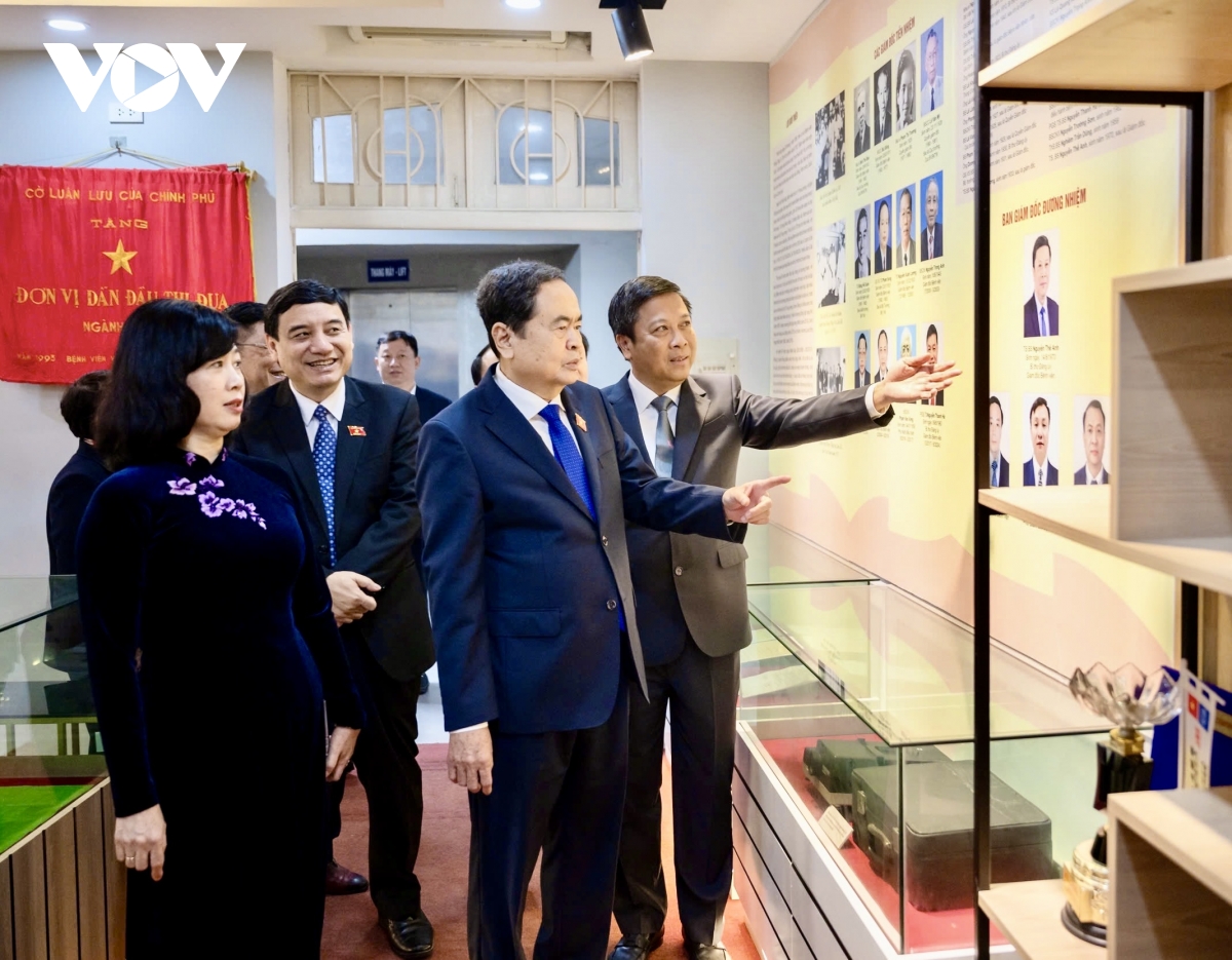 chủ tịch quốc hội dự lễ kỷ niệm ngày thầy thuốc việt nam tại bệnh viện hữu nghị hình ảnh 1 chu tich quoc hoi du le ky niem ngay thay thuoc viet nam tai benh vien huu nghi hinh anh 1
