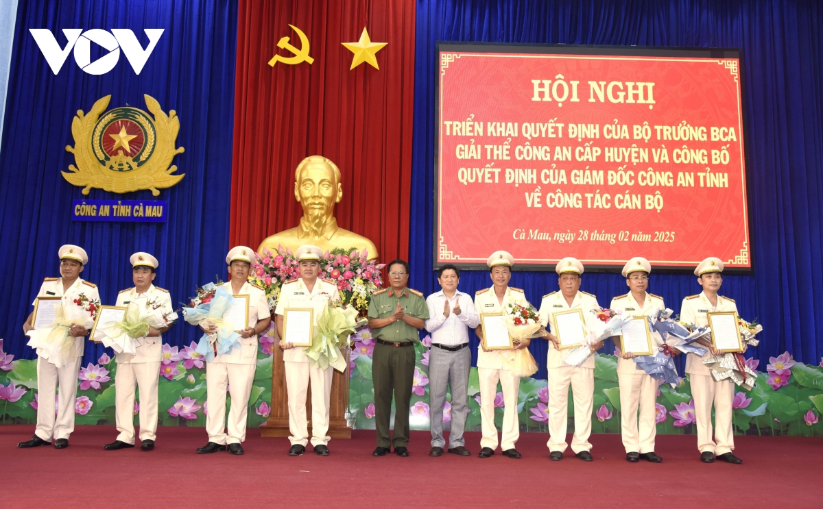 cà mau công bố quyết định giải thể công an cấp huyện hình ảnh 2 ca mau cong bo quyet dinh giai the cong an cap huyen hinh anh 2