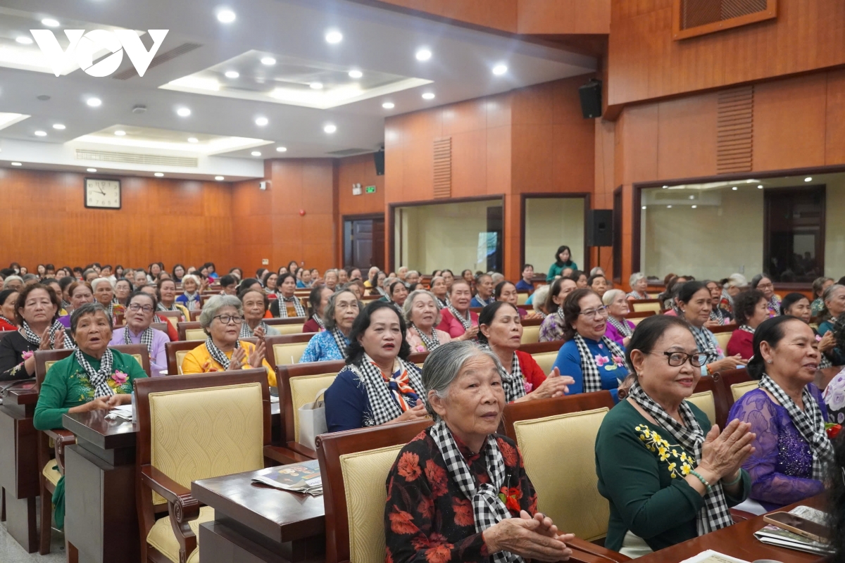 300 nữ cựu tù cách mạng hội ngộ, tri ân những ý chí kiên cường