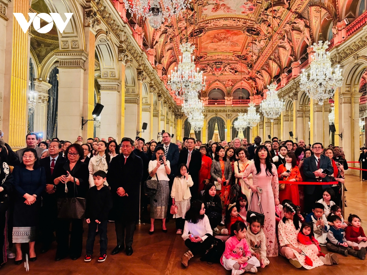 Ấm áp tết việt tại tòa thị chính paris hình ảnh 2 Am ap tet viet tai toa thi chinh paris hinh anh 2