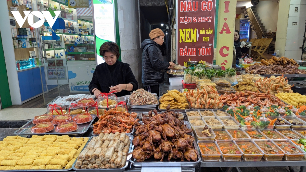  cho nha giau pho co ha noi tat bat truoc ngay ram thang gieng hinh anh 5