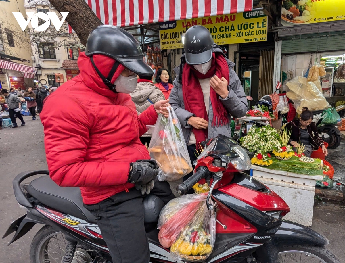  cho nha giau pho co ha noi tat bat truoc ngay ram thang gieng hinh anh 7