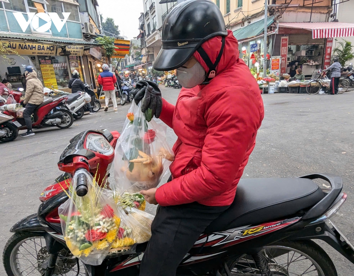  cho nha giau pho co ha noi tat bat truoc ngay ram thang gieng hinh anh 8