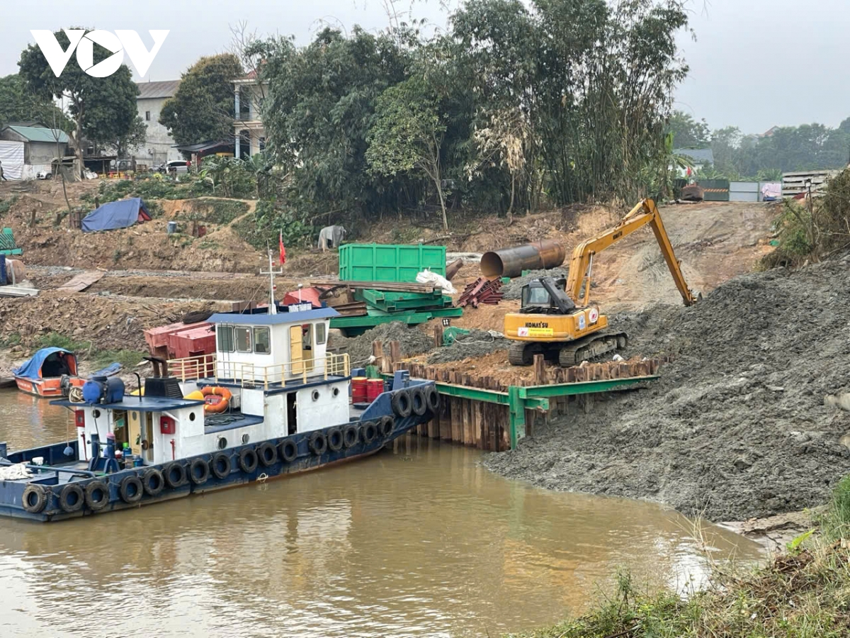 cong truong xay dung cau phong chau nhon nhip sau tet At ty hinh anh 5