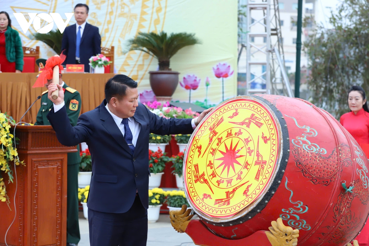 hàng nghìn công dân ở lào cai, sơn la hăng hái lên đường nhập ngũ hình ảnh 1 hang nghin cong dan o lao cai, son la hang hai len duong nhap ngu hinh anh 1