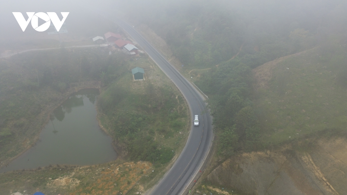 Đảm bảo an toàn giao thông trên những cung đường đèo dốc ở sơn la hình ảnh 1 Dam bao an toan giao thong tren nhung cung duong deo doc o son la hinh anh 1