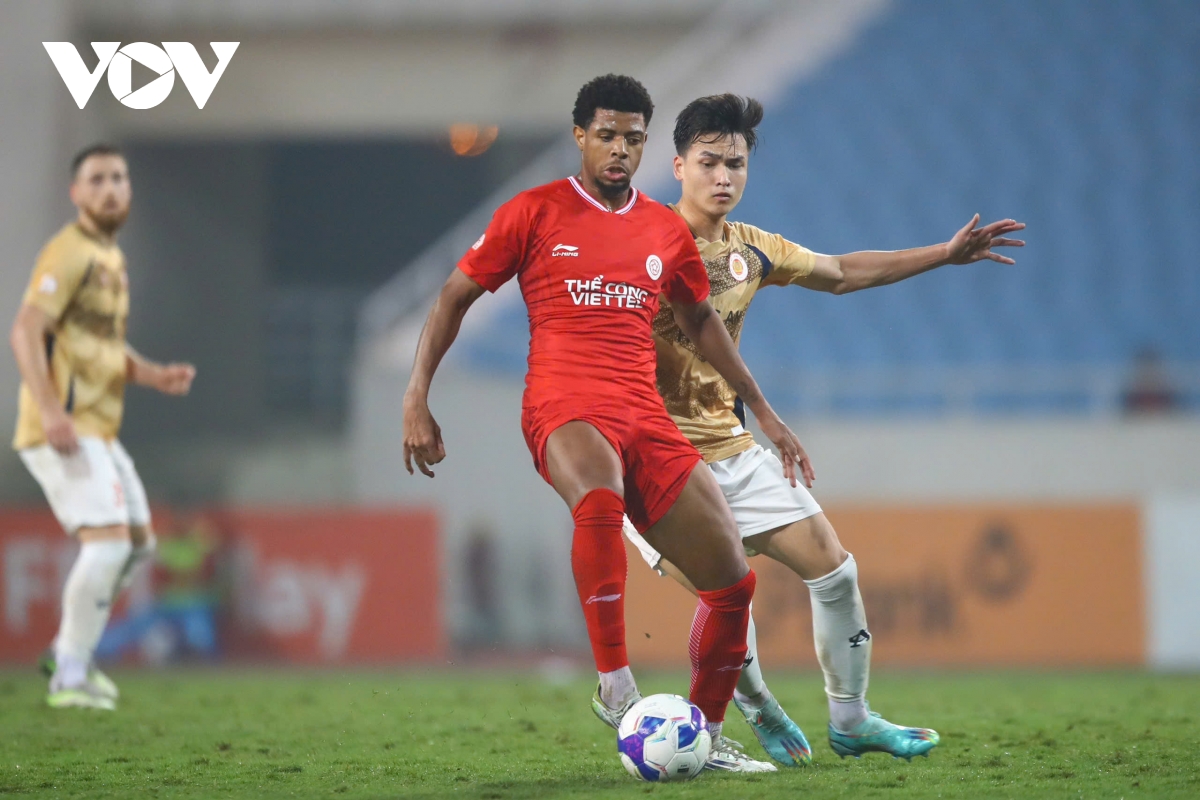 Đội hình tiêu biểu vòng 11 V-League 2024/2025: Dấu ấn Thể Công Viettel và HAGL
