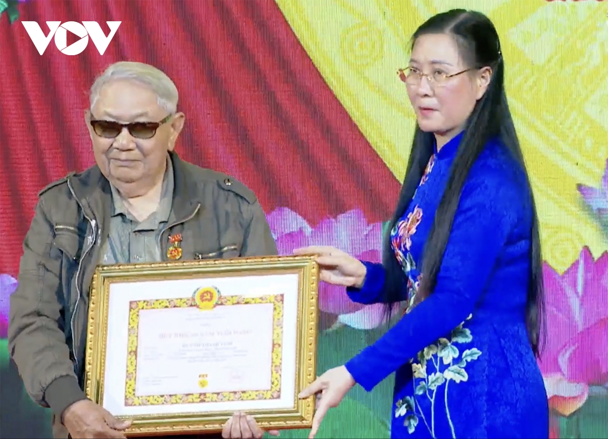 quảng ngãi có nhiều hoạt động ý nghĩa dịp kỷ niệm 95 năm ngày thành lập Đảng hình ảnh 5 quang ngai co nhieu hoat dong y nghia dip ky niem 95 nam ngay thanh lap Dang hinh anh 5