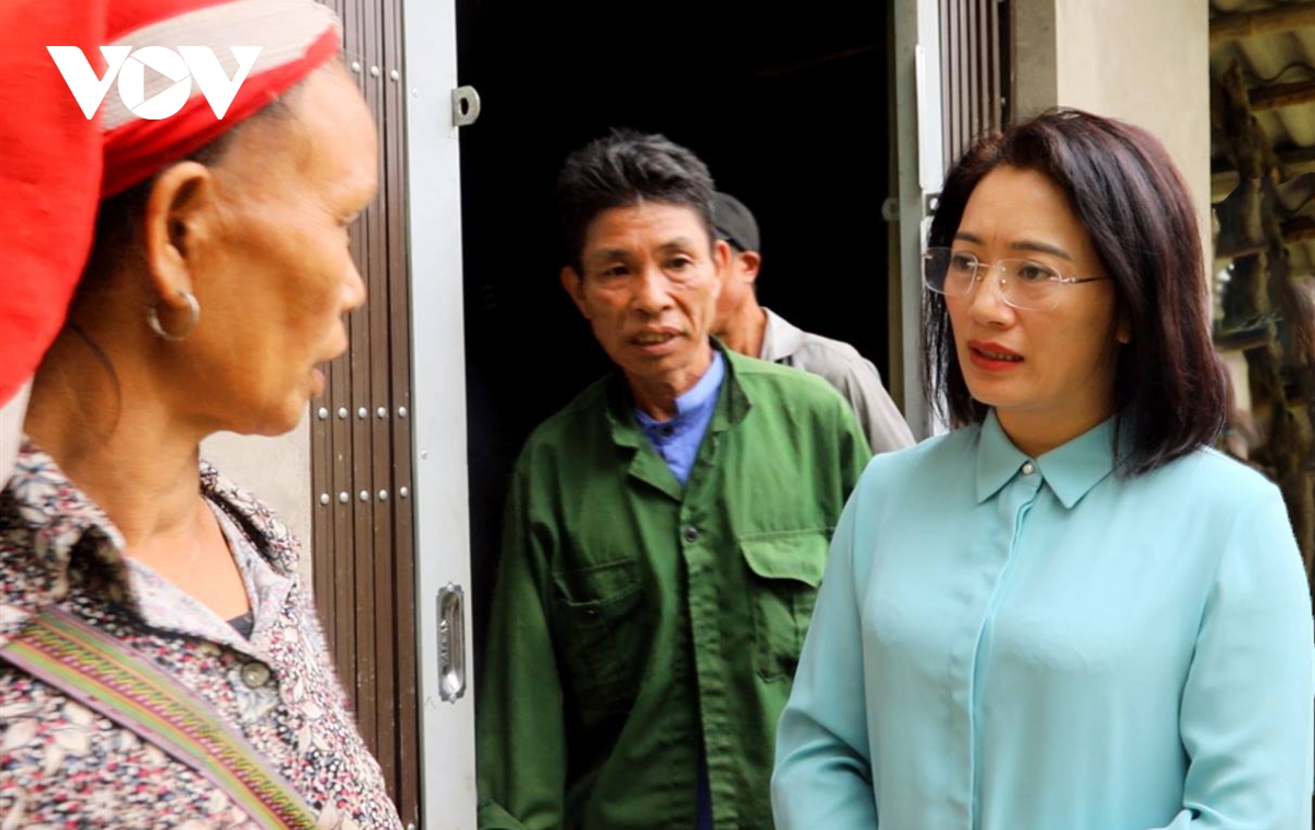 nhieu can bo tinh nguyen chuyen vi tri thap, nghi huu truoc tuoi o lao cai hinh anh 1