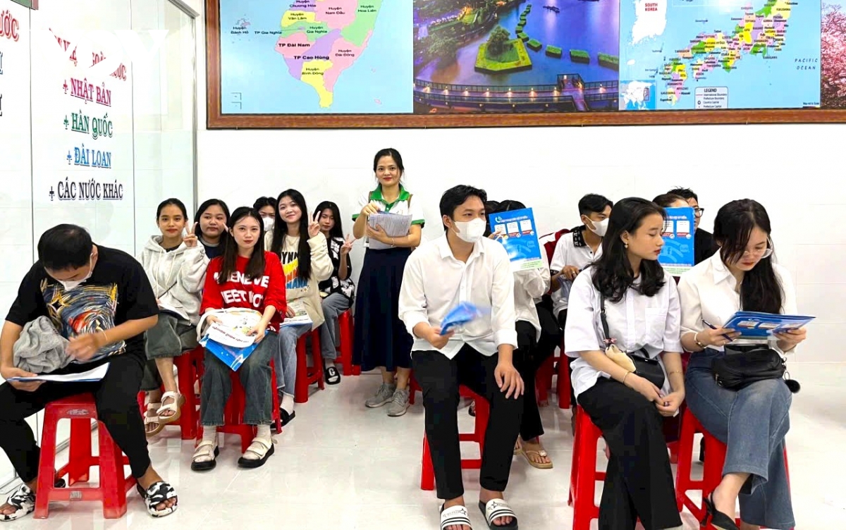 cà mau khuyến khích người dân đi xuất khẩu lao động hình ảnh 2 ca mau khuyen khich nguoi dan di xuat khau lao dong hinh anh 2