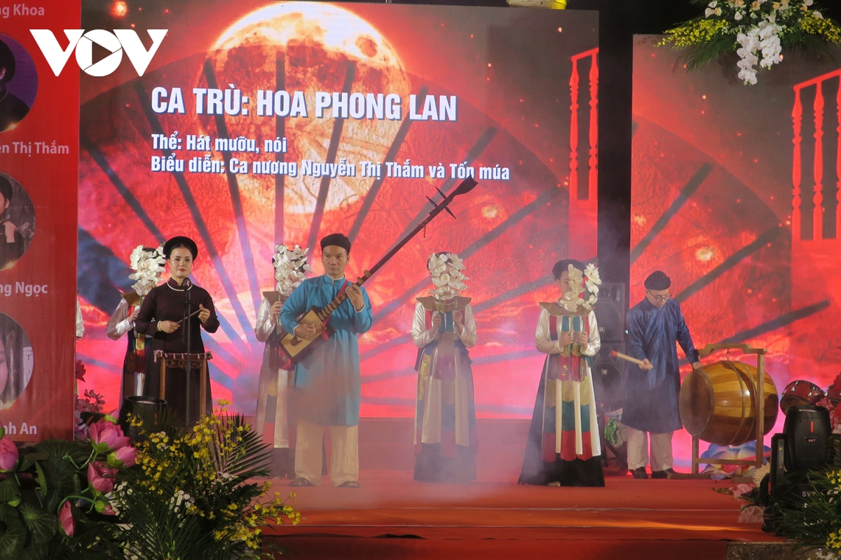 rộn ràng canh hát ngày xuân hình ảnh 6 ron rang canh hat ngay xuan hinh anh 6
