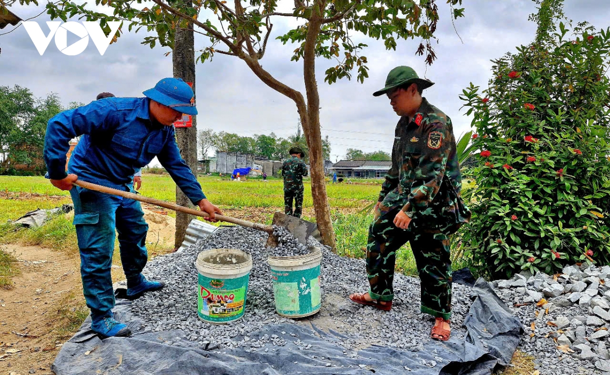bo doi giup dan xay dung nha o tai soc trang hinh anh 10