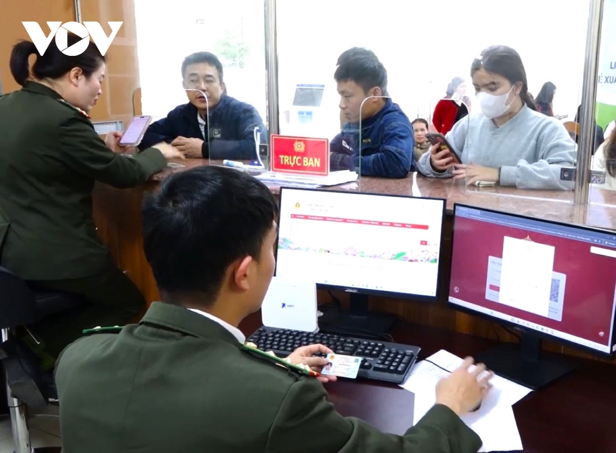 Quảng Bình: Đầu năm, hồ sơ xuất nhập cảnh tăng đột biến