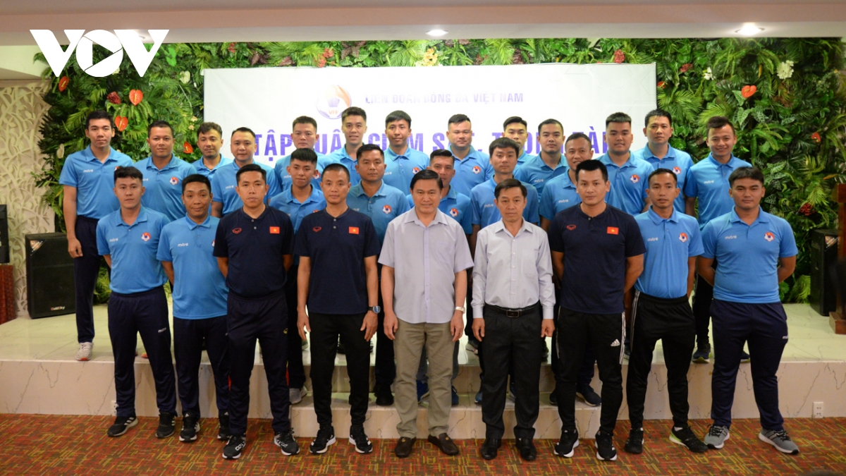 Đội ngũ giám sát, trọng tài tập huấn sẵn sàng cho mùa giải Futsal 2025