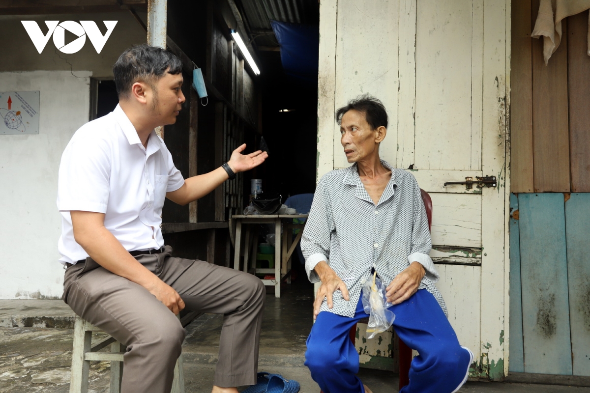 mừng rơi nước mắt khi được hỗ trợ làm nhà mới hình ảnh 1 mung roi nuoc mat khi duoc ho tro lam nha moi hinh anh 1