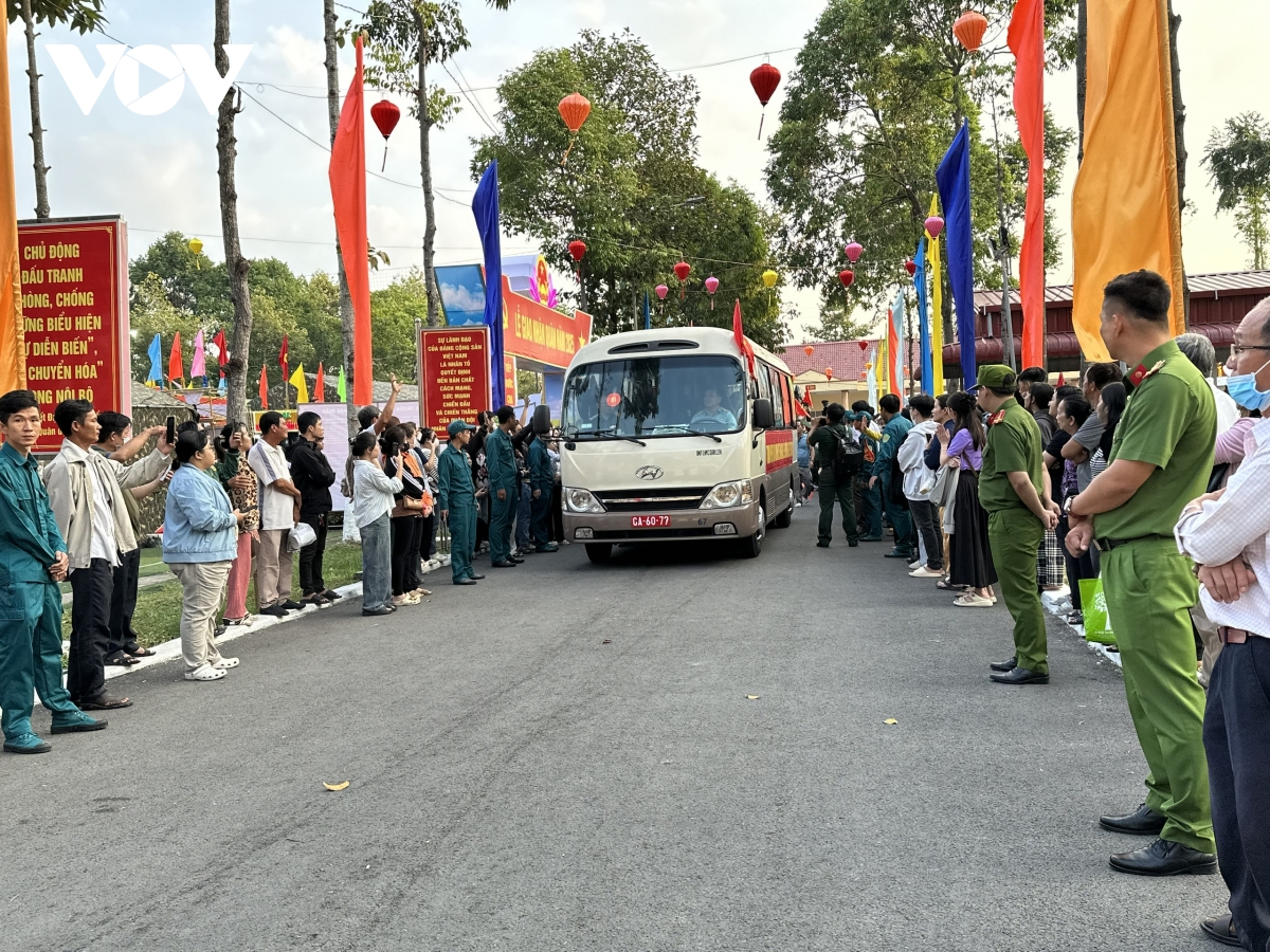 cap nhat lanh dao nhieu dia phuong dong vien tan binh len duong nhap ngu hinh anh 42