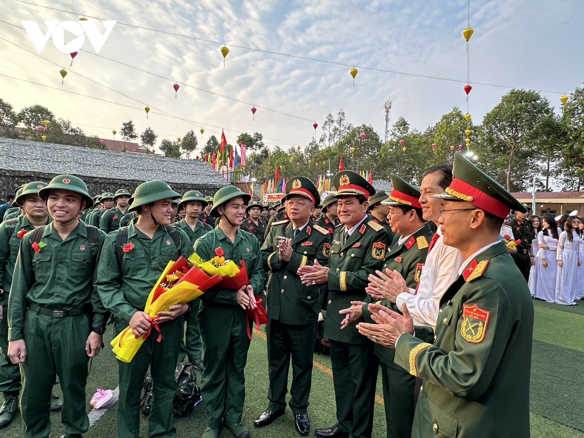 cap nhat lanh dao nhieu dia phuong dong vien tan binh len duong nhap ngu hinh anh 40