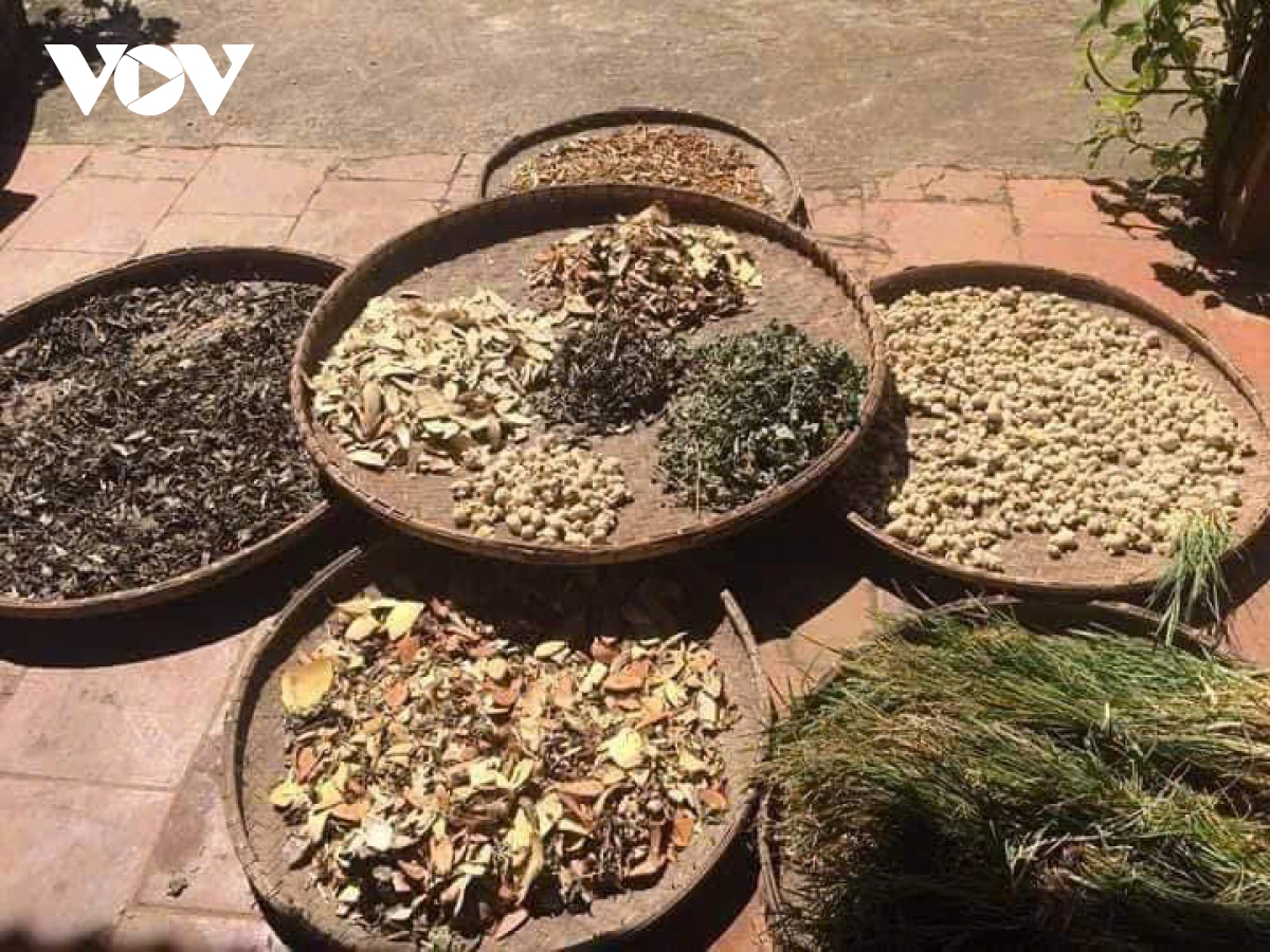 lễ cúng thần cây thuốc rừng của người dao quần chẹt hình ảnh 2 le cung than cay thuoc rung cua nguoi dao quan chet hinh anh 2