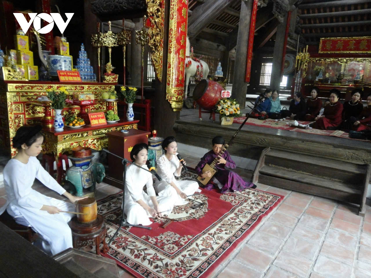 rộn ràng canh hát ngày xuân hình ảnh 3 ron rang canh hat ngay xuan hinh anh 3