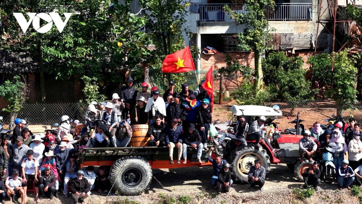 hào hứng giải đua thuyền ở huyện sông nước trên cao nguyên Đắk lắk hình ảnh 6 hao hung giai dua thuyen o huyen song nuoc tren cao nguyen Dak lak hinh anh 6