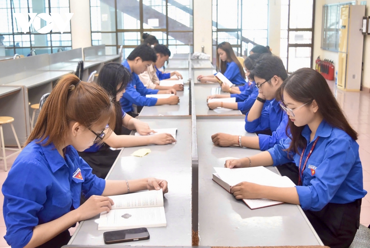 Ươm mầm lý tưởng cách mạng trong các trường học ở Đắk lắk hình ảnh 2 Uom mam ly tuong cach mang trong cac truong hoc o Dak lak hinh anh 2