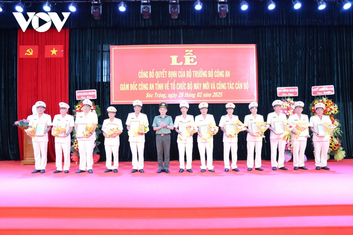 sóc trăng công bố quyết định giải thể 11 công an huyện, thị xã, thành phố hình ảnh 1 soc trang cong bo quyet dinh giai the 11 cong an huyen, thi xa, thanh pho hinh anh 1