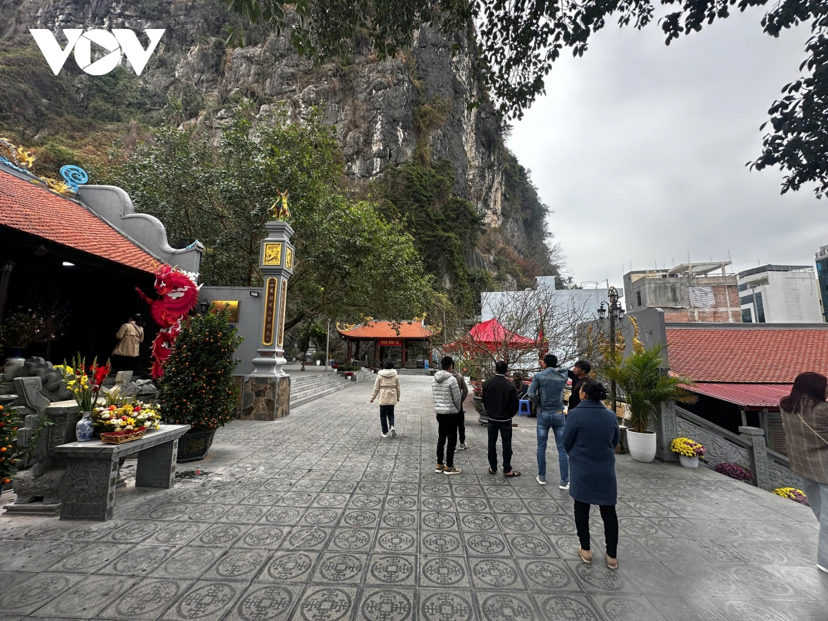Đảm bảo an ninh trật tự, văn minh dịp lễ hội đầu xuân hình ảnh 2 Dam bao an ninh trat tu, van minh dip le hoi dau xuan hinh anh 2