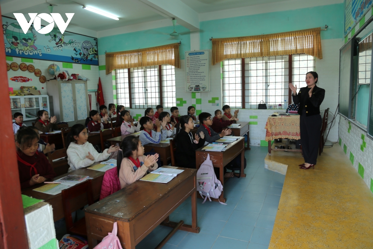 quảng bình vận động phụ huynh đưa 154 học sinh đến trường hình ảnh 4 quang binh van dong phu huynh dua 154 hoc sinh den truong hinh anh 4