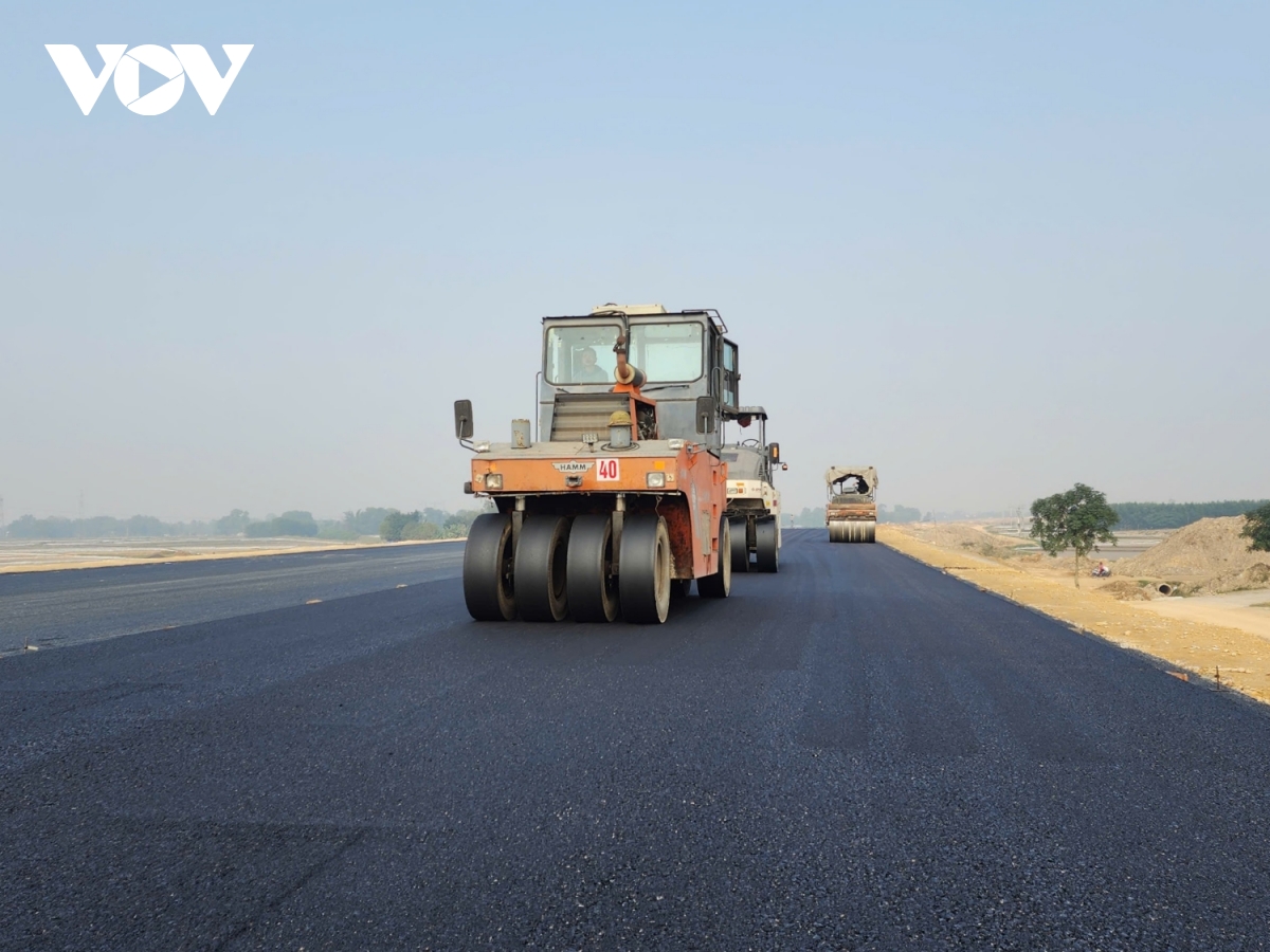 quảng bình bàn giao đủ mặt bằng sạch, nhà thầu tăng tốc thi công cao tốc bắc-nam hình ảnh 2 quang binh ban giao du mat bang sach, nha thau tang toc thi cong cao toc bac-nam hinh anh 2