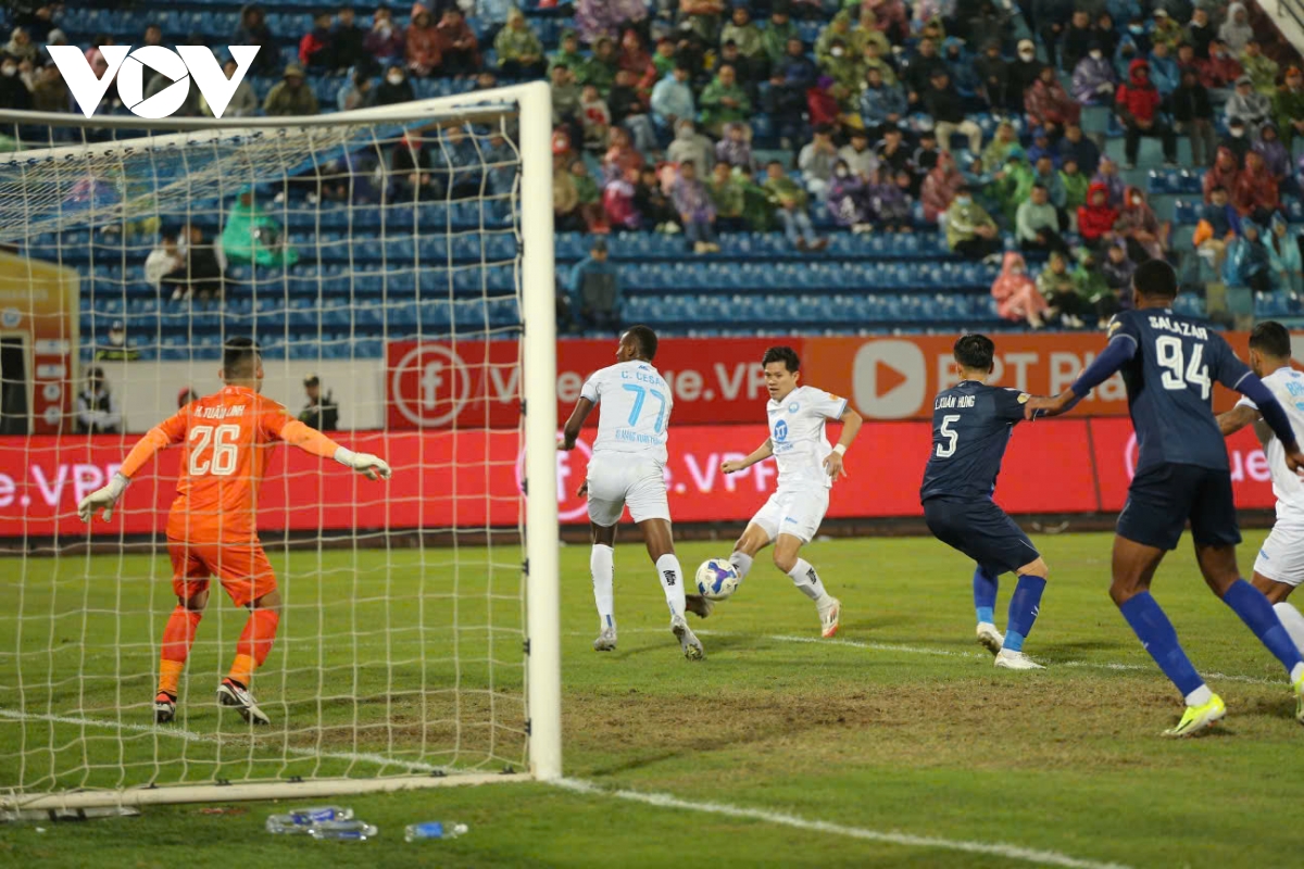 kết quả vòng 14 v-league 2024 2025 thắng bình Định, nam Định trở lại ngôi đầu hình ảnh 33 ket qua vong 14 v-league 2024 2025 thang binh Dinh, nam Dinh tro lai ngoi dau hinh anh 33