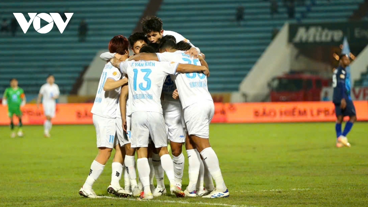 kết quả vòng 14 v-league 2024 2025 thắng bình Định, nam Định trở lại ngôi đầu hình ảnh 4 ket qua vong 14 v-league 2024 2025 thang binh Dinh, nam Dinh tro lai ngoi dau hinh anh 4