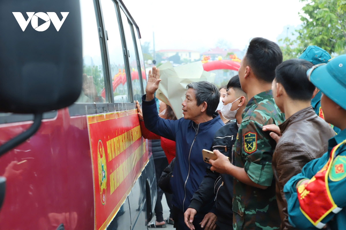 hàng nghìn công dân ở lào cai, sơn la hăng hái lên đường nhập ngũ hình ảnh 3 hang nghin cong dan o lao cai, son la hang hai len duong nhap ngu hinh anh 3