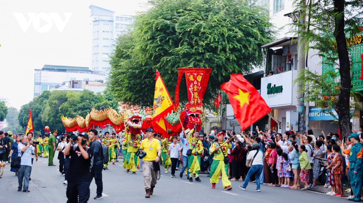 Dac sac le dieu hanh tet nguyen tieu cua nguoi hoa o tphcm hinh anh 13