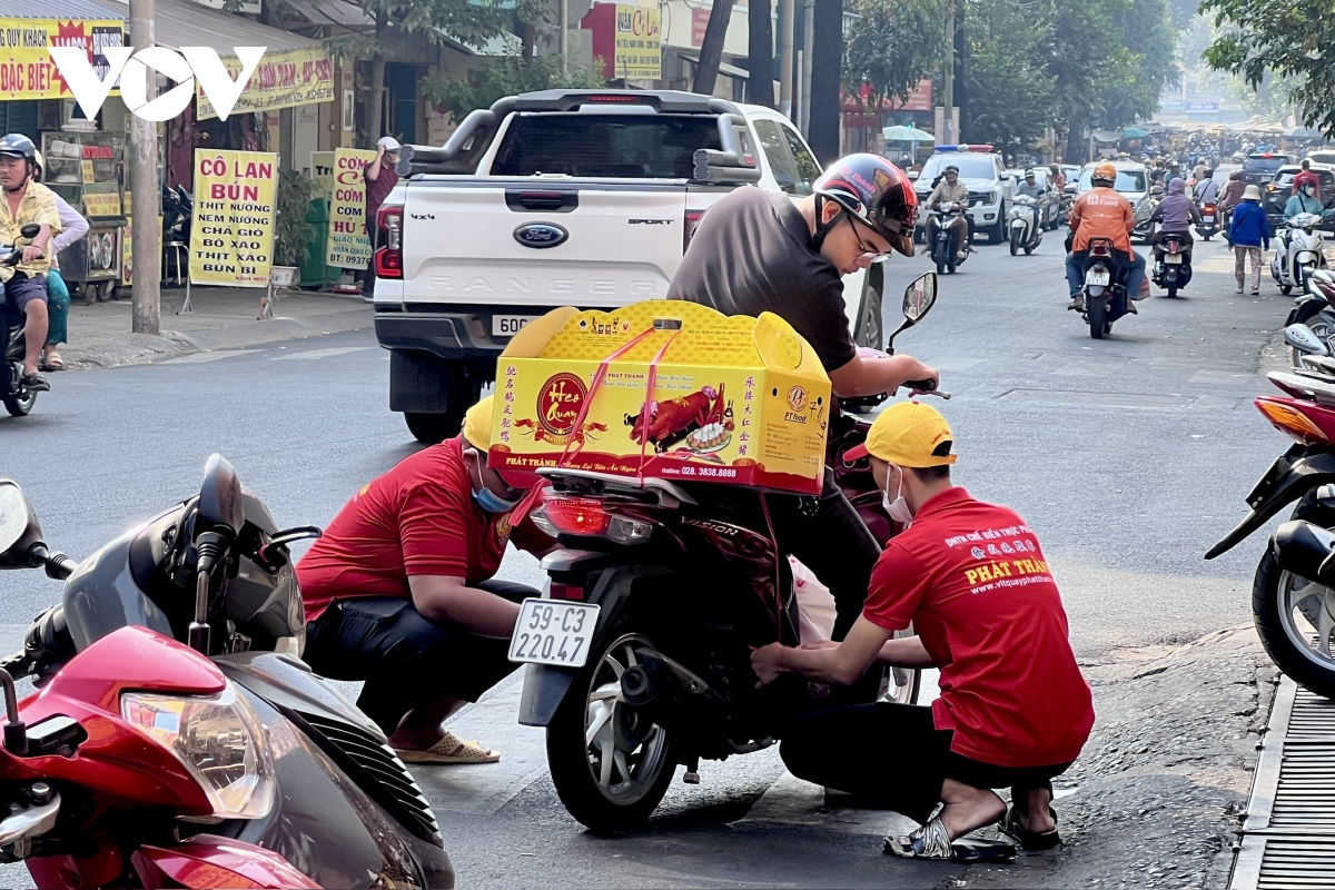 heo sua quay chay hang ngay via ngoc hoang hinh anh 2