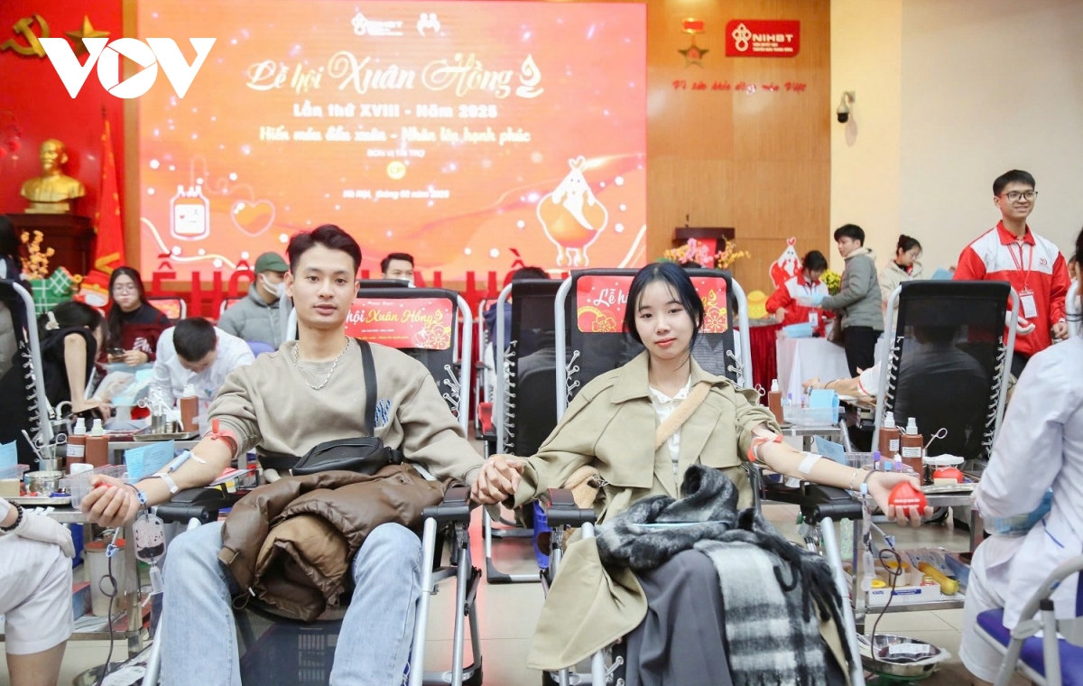 "Hiến máu đôi" trong ngày Valentine: Hoạt động ý nghĩa, gắn kết tình yêu